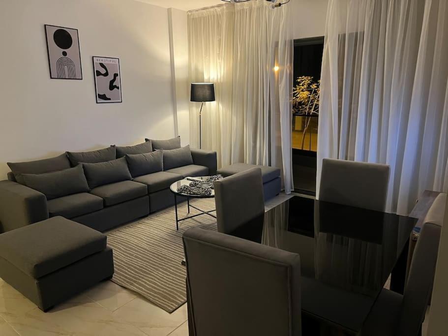 Apartment اطلاله حديقه و فرش فندقى بمدينتي *